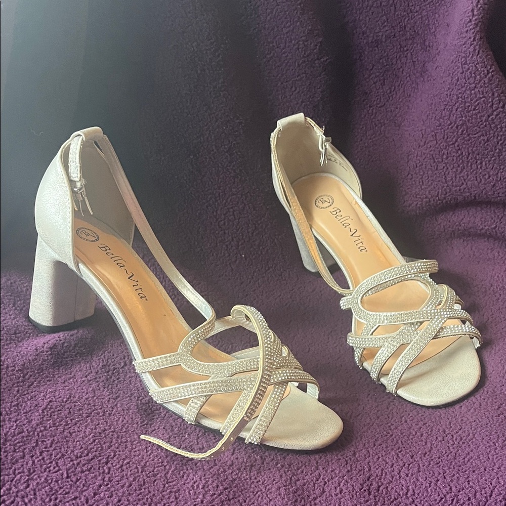 Bella Vita Women's silver Strappy Heels
